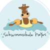 Schwimmlehrer / in